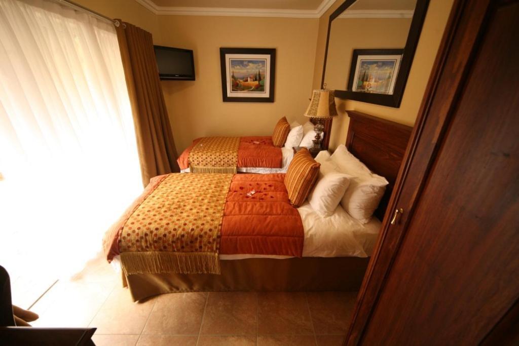 Le Cozmo Guesthouse Johannesburg Eksteriør billede